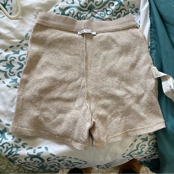 Zara ribbed tan/nude shorts size small - Picture 3 of 7